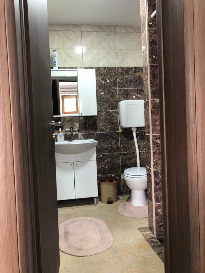 Studio Apartment In Old Town- With Parking โมสตาร์ ภายนอก รูปภาพ